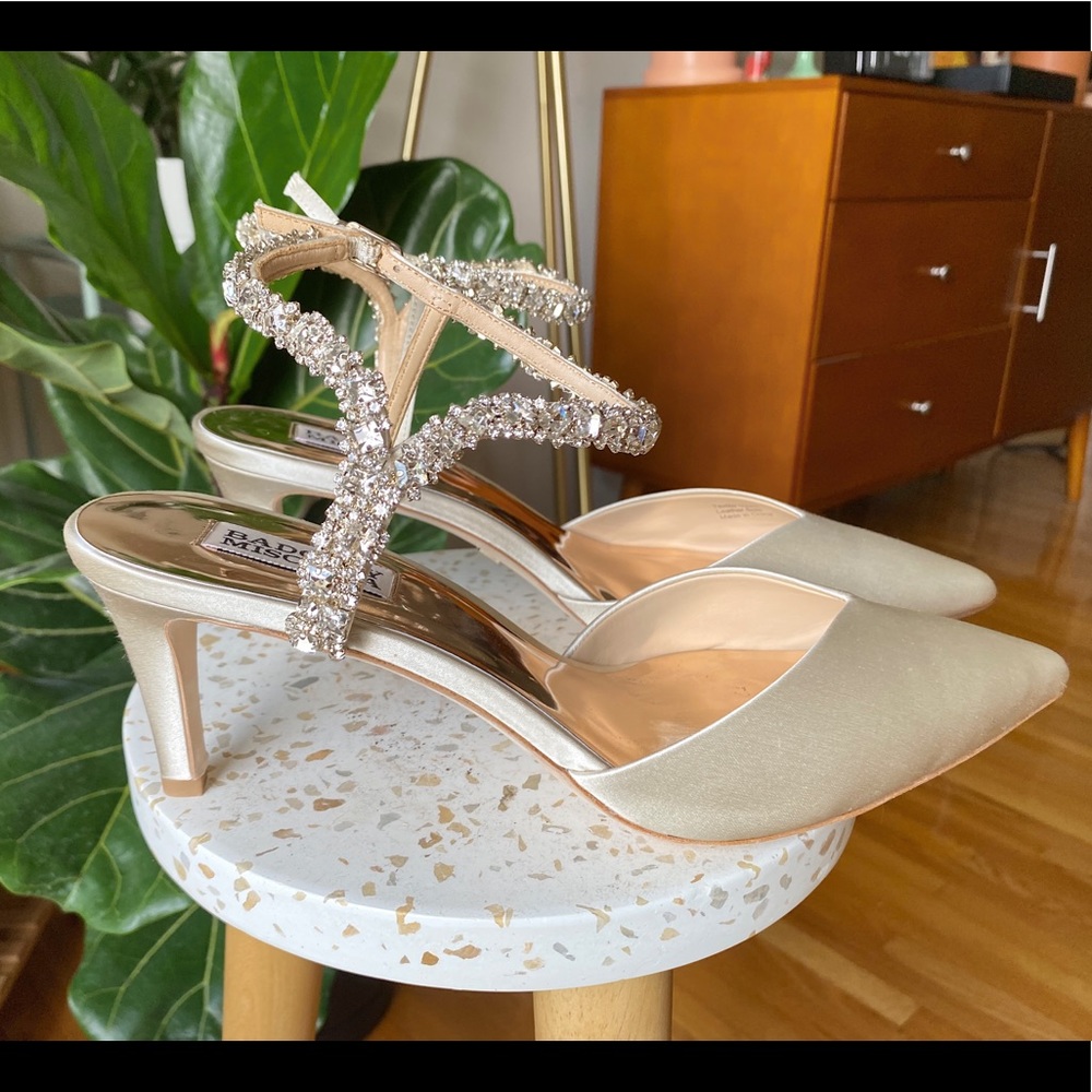 Badgley Mischka Bonnet Heels